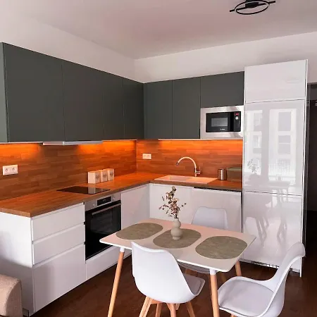 Daire Metropolis Executive 24-7 Check In Bratislava